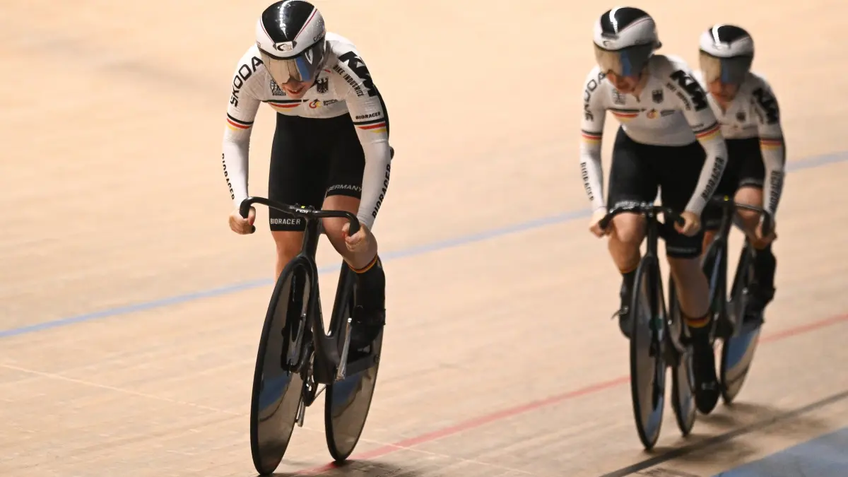 2026 UCI Junior Track World Championships: 2026 UCI Junior Track World Championships Picture by Mathew Wells/SWpix.com - 19/08/2026 - Cycling - 2026 UCI Junior Track World Championships - Heusden-Zolder, Flanders, Belgium - Womens Team Sprint Final for Gold - Marie Louise Raake, Lara Colberg, Celine Prochnau of Germany Copyright: x xSWpix.comxt/axPhotographyxHubxLtdxMathewxWells/SWpix.comx SWP-3030-18251