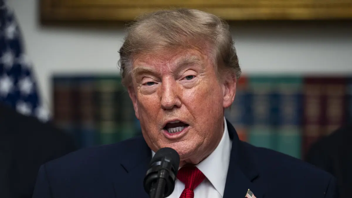 Donald Trump empfängt führende Vertreter der Tech-Branche in Washington, D.C.: WASHINGTON, DC - AUGUST 19: US President Donald Trump speaks during a meeting with US President Donald Trump, and crypto and prediction market executives in the Roosevelt Room of the White House in Washington, DC, US, on Wednesday, Aug. 19, 2026. (Photo by Al Drago for The Washington Post)