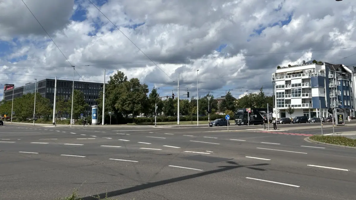 Das Areal neben der Knappschaft in der Görlitzer Straße ist eins von zwei Grundstücken in Cottbus, die von der Gebäudewirtschaft Cottbus zum Verkauf angeboten werden. Die erste Angebotsfrist ist längst verstrichen.
