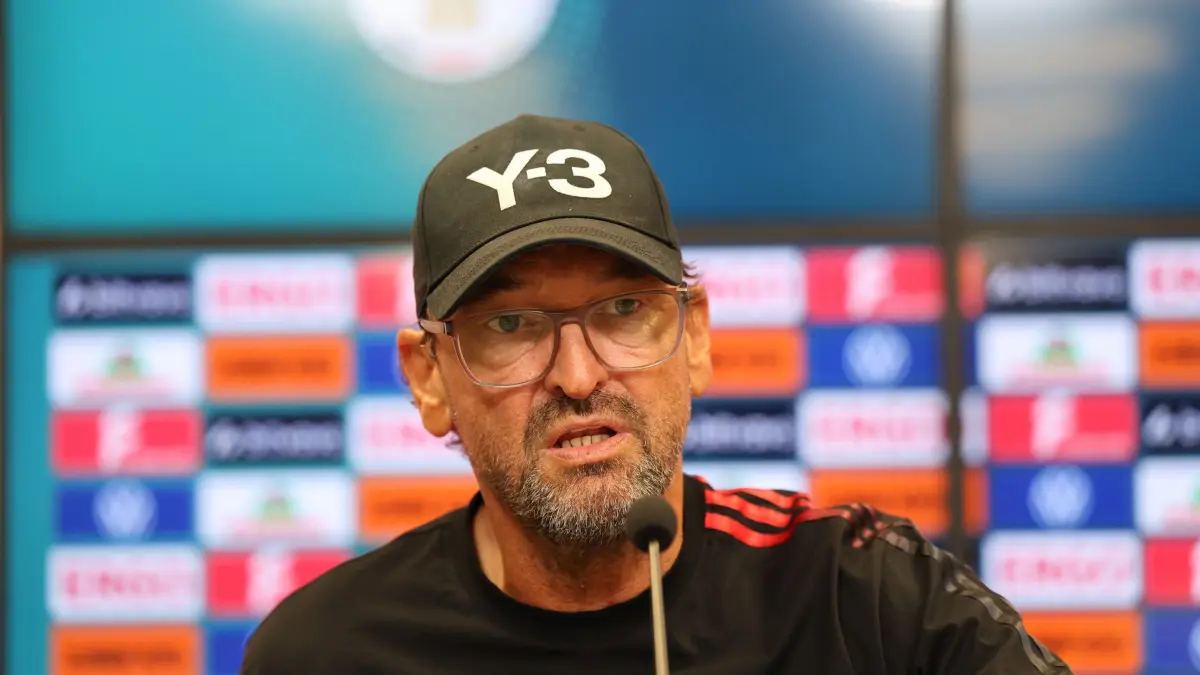 Fussball DFB-Pokal 1. Hauptrunde 2026/2027 FC Energie Cottbus - FC Augsburg: Trainer Claus-Dieter Wollitz (Energie Cottbus)
