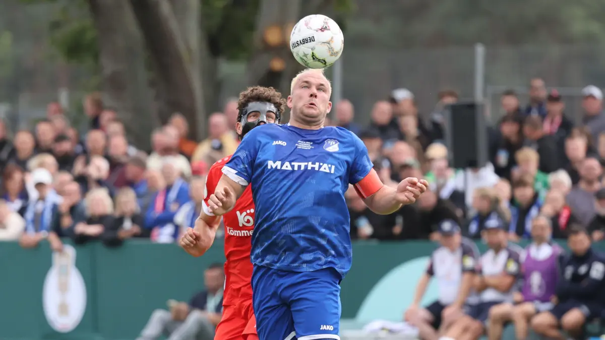 Fußball DFB-Pokal 2026/2027 1. Hauptrunde VfB Krieschow 1921 - 1. FSV Mainz 05: 11 Andy Hebler (Krieschow)