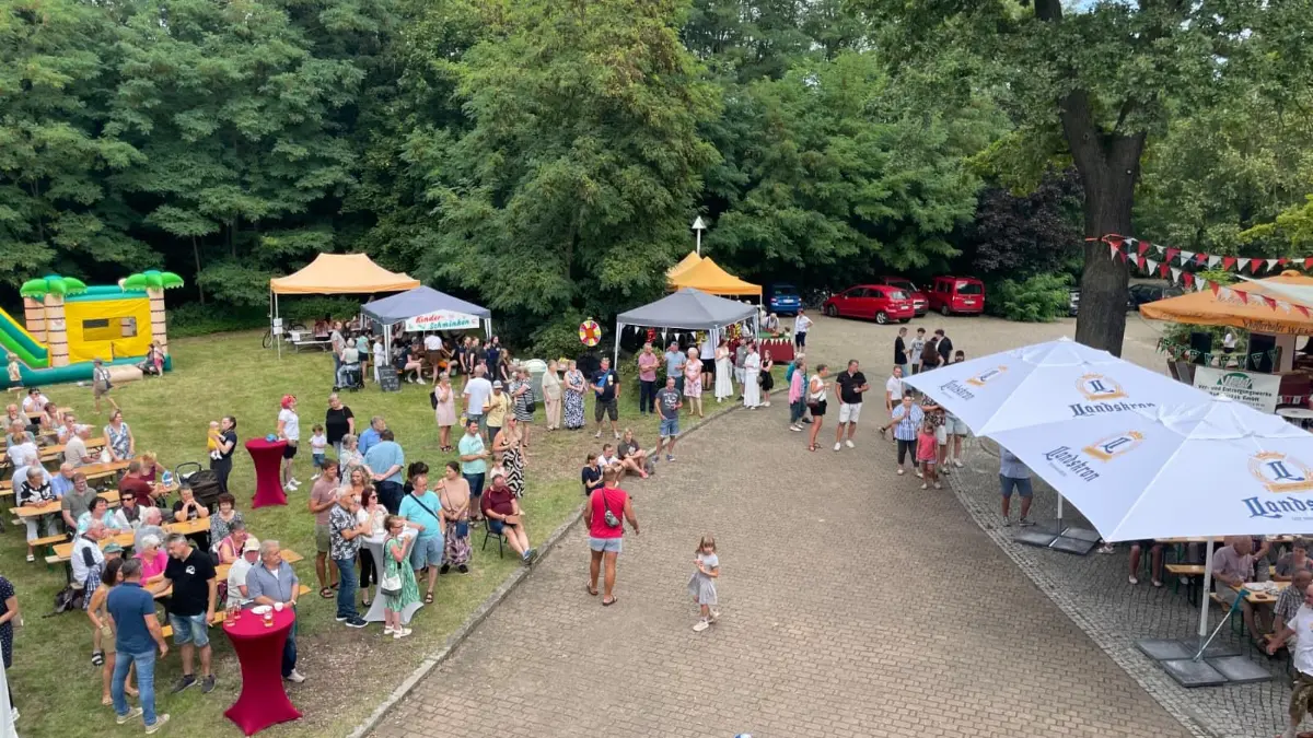 Sommerfest der Vereine in Bad Muskau am Lindenhof. Alle ziehen hier an einem Strang und kreieren für knapp zwei Tage ein Event für alle – ohne Eintritt! Das Angebot wurde in den letzten fünf Jahren sehr gut angenommen. (Archivbild 2025)
