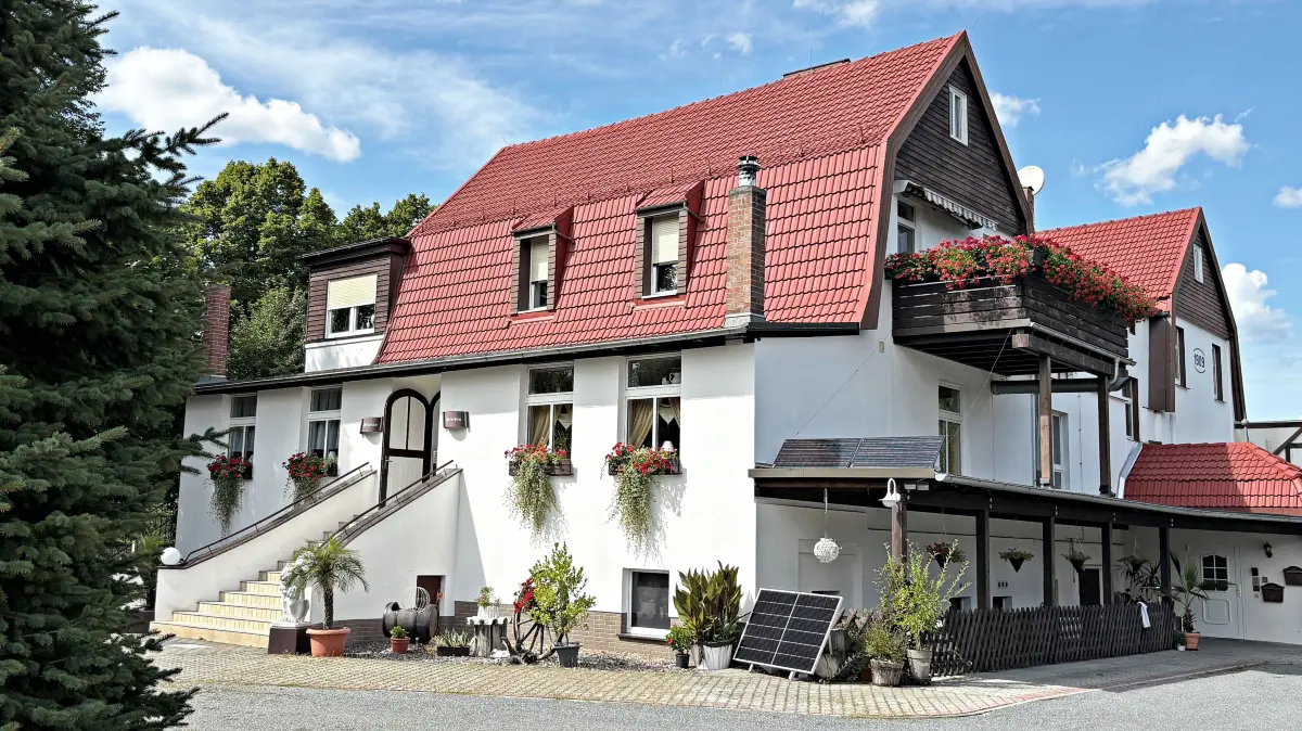 Für den Waldfrieden in Finsterwalde wird ein Käufer gesucht. Was das für Restaurant und Café bedeutet.