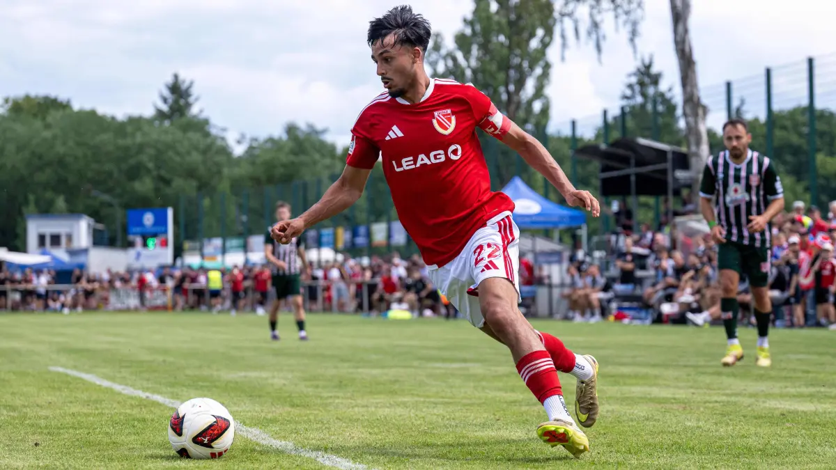 Fußball, Herren, Testspiel, Saison 2026/2027, Hallescher FC - FC Energie Cottbus in Finsterwalde, Yusuf Wardak Energie Cottbus, 11.07. 2026, *** Soccer, Men s, Friendly Match, 20262027 Season, Hallescher FC vs. FC Energie Cottbus in Finsterwalde, Yusuf Wardak Energie Cottbus, July 11, 2026, Copyright: xSebastianxRäppold/MatthiasxKochx