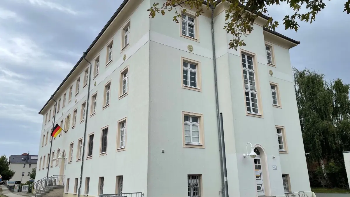 Für das Gebäude der Musik- und Kunstschule Gebrüder Graun des Landkreises in Bad Liebenwerda gelten ab sofort besondere Zutrittsbestimmungen.