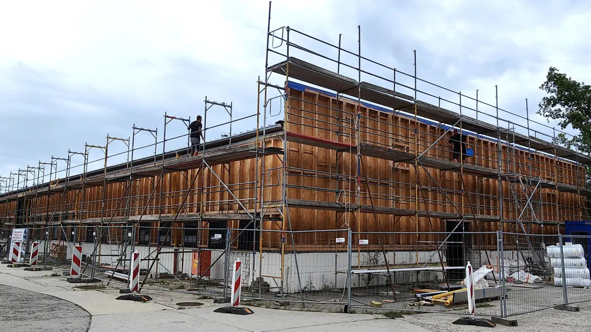 Das Technikum des Zentrums für Bauen und Wohnen nimmt in Hoyerswerda Gestalt.