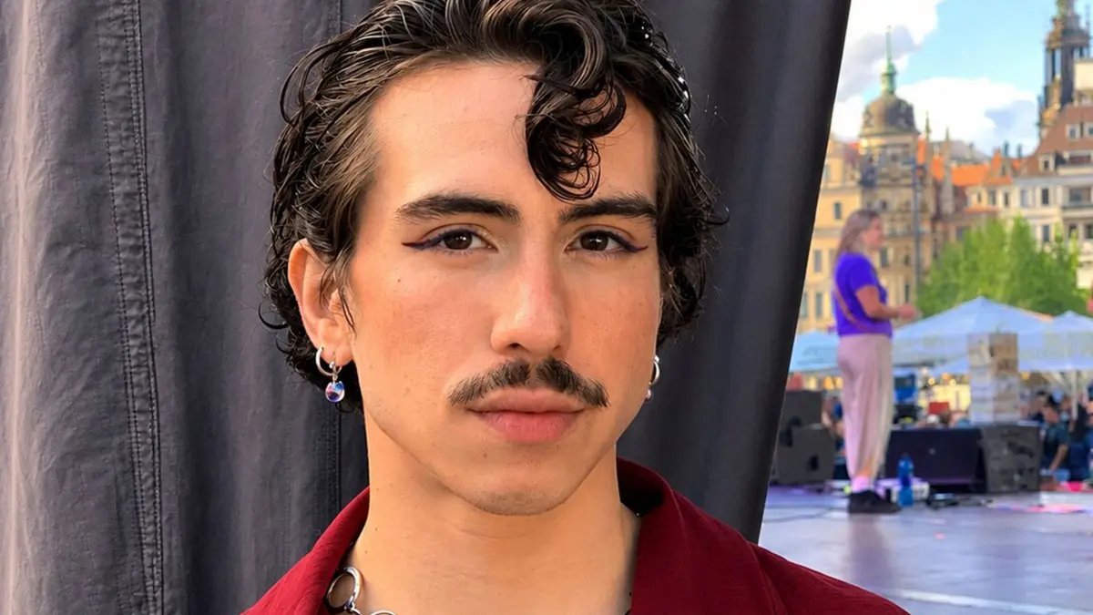 Carlos Dos Reis flüchtete wegen seines Queerseins 2018 aus Venezuela.