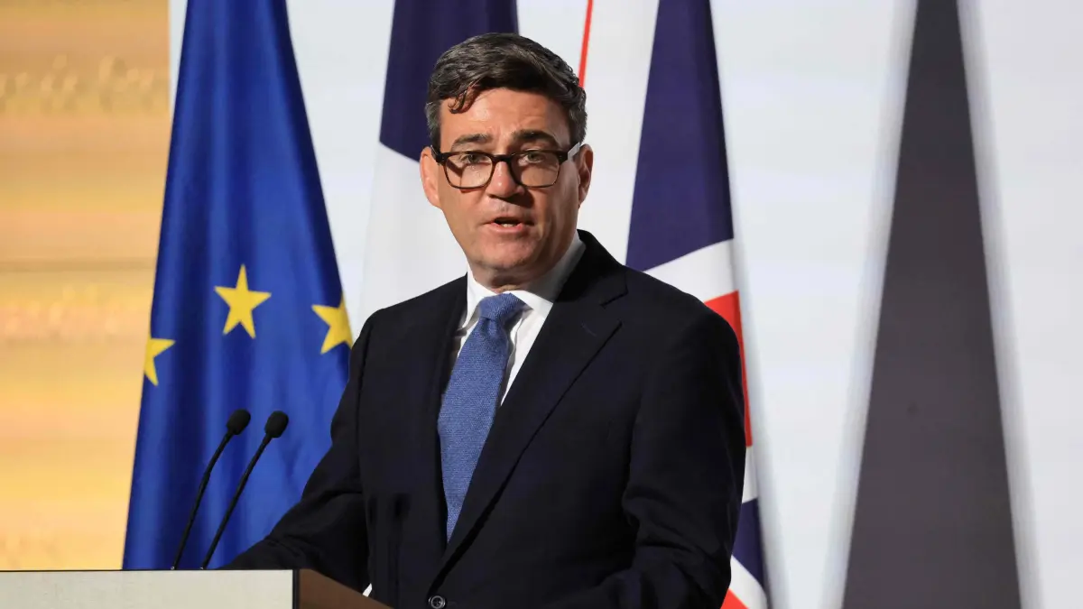 BRITAIN-FRANCE-ROYALS-DIPLOMACY: Britain's Prime Minister Andy Burnham delivers a speech during a preview event for the Bayeux Tapestry Exhibition, at the British Museum in London on September 2, 2026. (Photo by Ludovic MARIN / AFP)