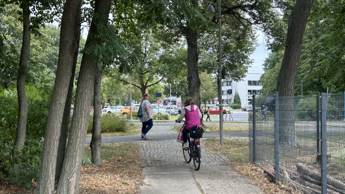 Fahrradwege gibt es inzwischen viele in Hoyerswerda, doch sie sind nicht immer in gutem Zustand.
