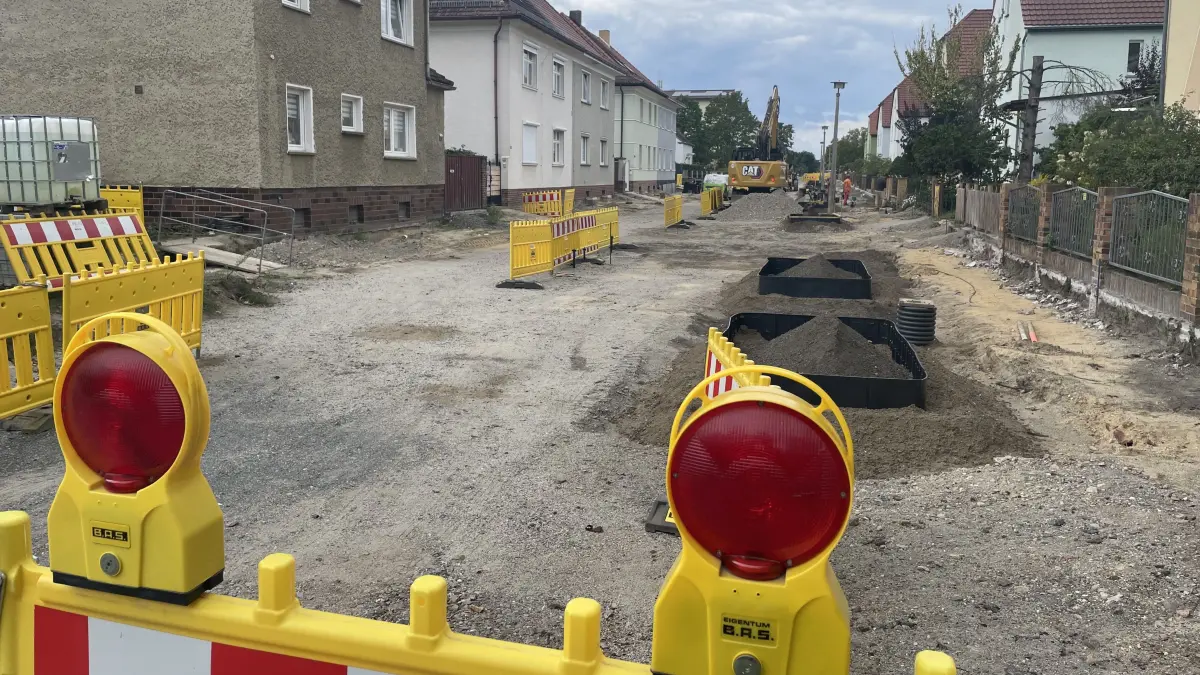 Der Frankenaer Weg in Finsterwalde bleibt weiter eine Baustelle. Die Stadt nennt Gründe für die Verzögerung und äußert sich zum Fertigstellungstermin.