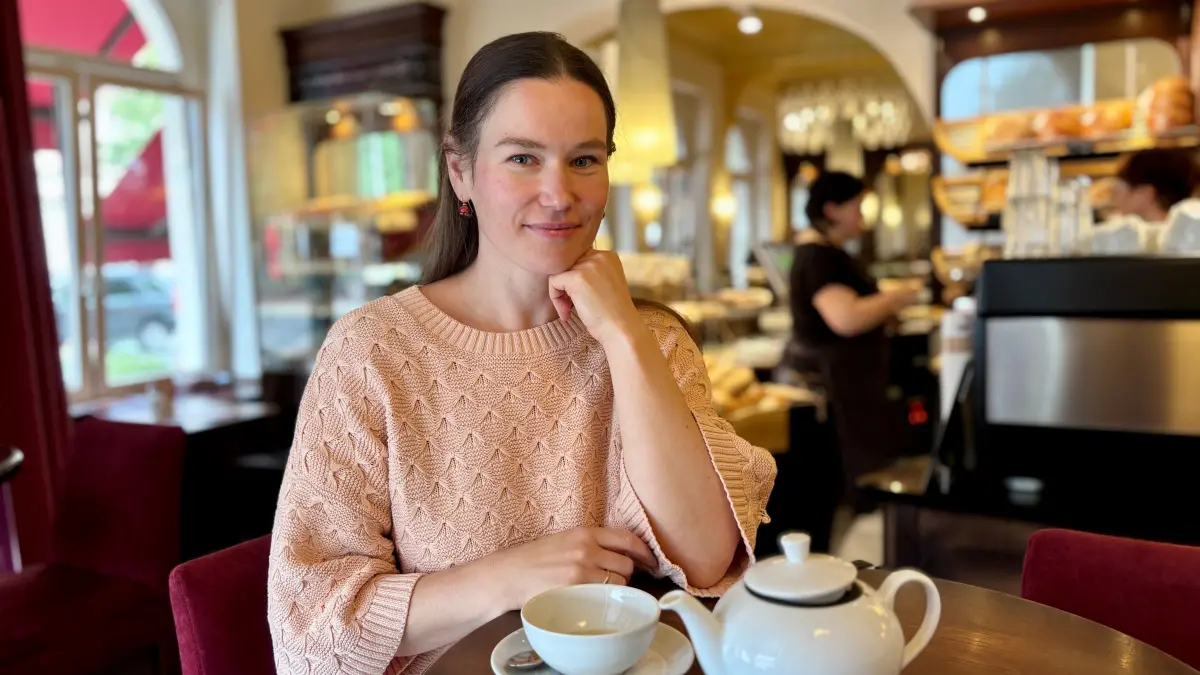 Olga Richert ist Famula, also Dienerin, in den evangelischen Kirchgemeinden der Region Spremberg. Nach ihrem Masterstudium, das sie nach acht Jahren als Sozialarbeiterin beginnt, wird sie Pfarrerin.