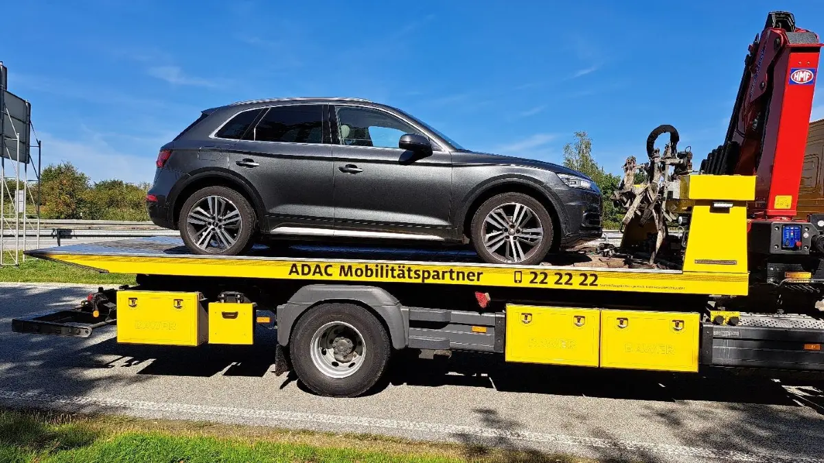 Diesen gestohlenen Audi Q5 haben Polizisten auf der Autobahn A4 in Richtung Görlitz sichergestellt. Der Fahrer wurde festgenommen.