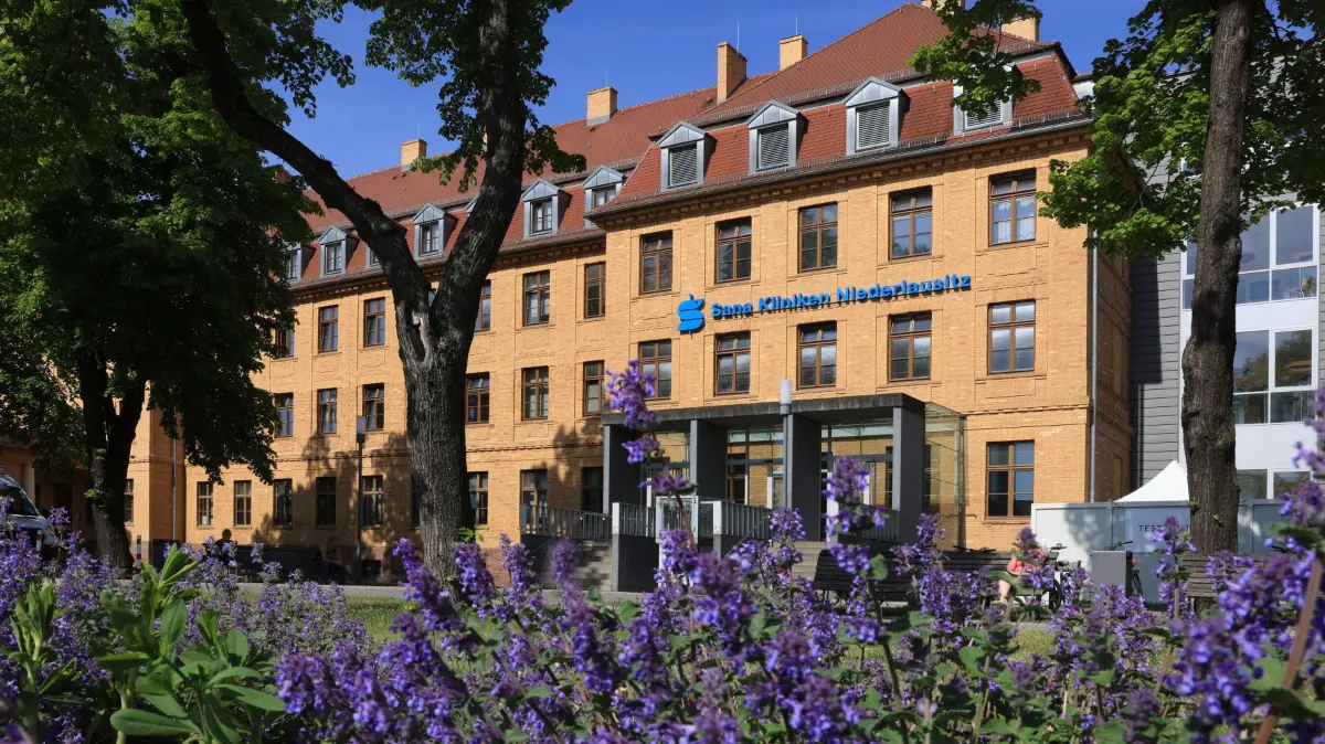 Vom Sockelgeschoss bis zum Hubschrauberlandeplatz: Am 18. September bietet das Senftenberger Krankenhaus für alle Interessierten ein spannendes Erlebnisprogramm von 16 Uhr bis 20 Uhr. Dabei sein lohnt sich.