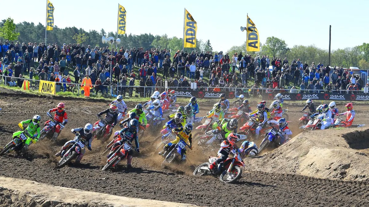 Die Motocross-Saison geht auf die Zielgeraden. In Fürstlich Drehna gibt es das letzte Rennen der ADAC MX Masters.