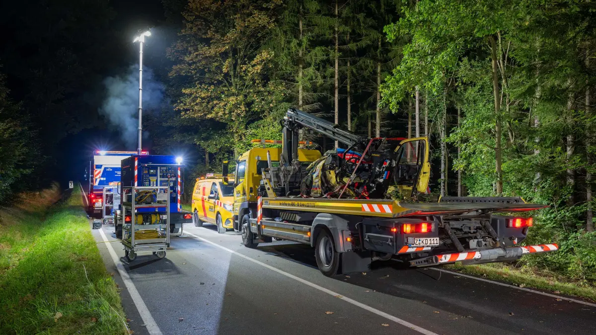Der 60-jährige Fahrer verstarb aufgrund seiner schweren Verletzungen noch an der Unfallstelle. Die Ermittlungen zur genauen Unfallursache beim 12. Oberlausitzer Dreiecksrennen laufen.