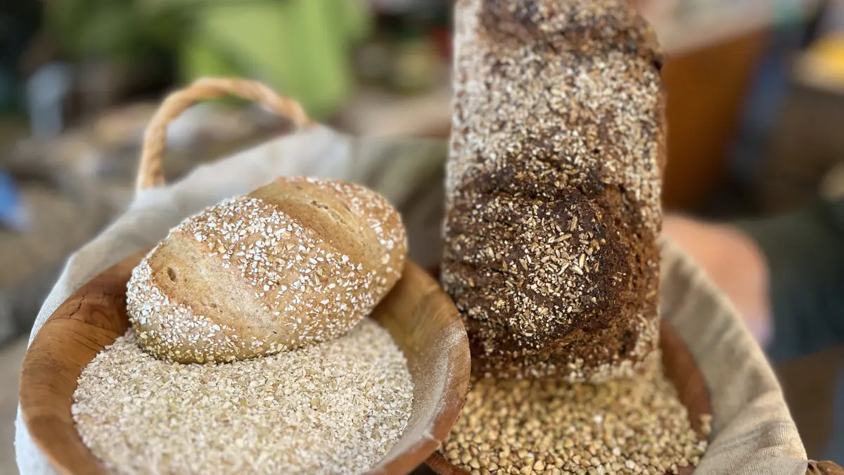 Buchweizenbrötchen und Brot