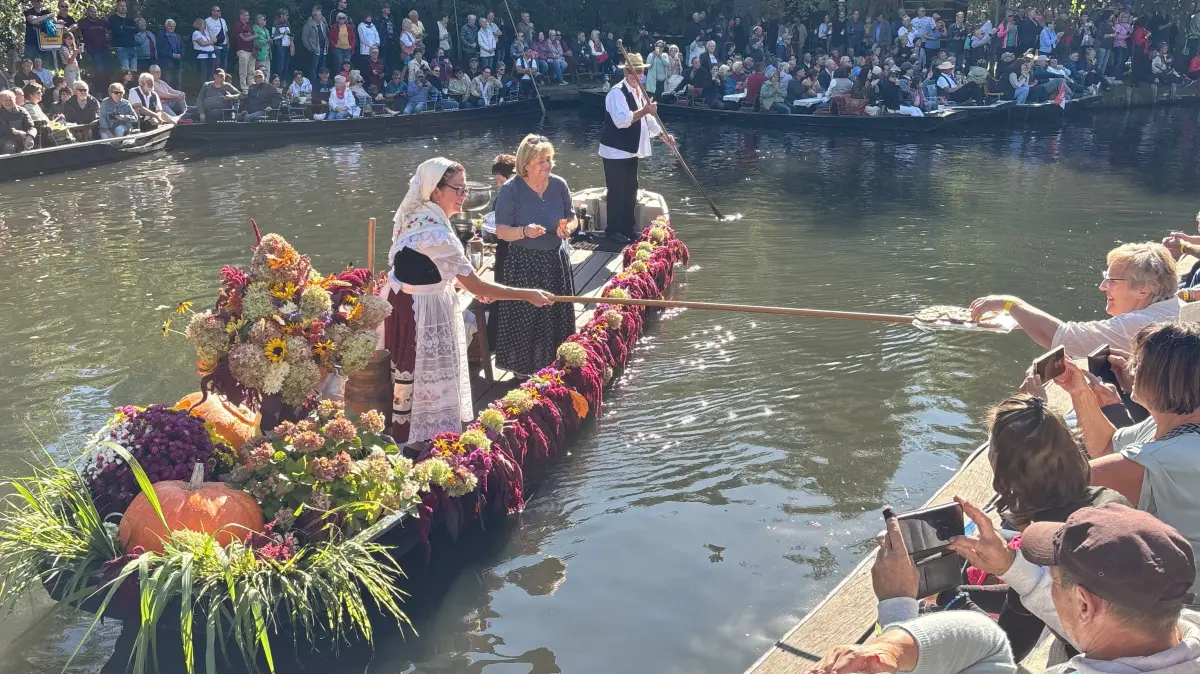 Kahnkorso beim Lehde-Fest 2025