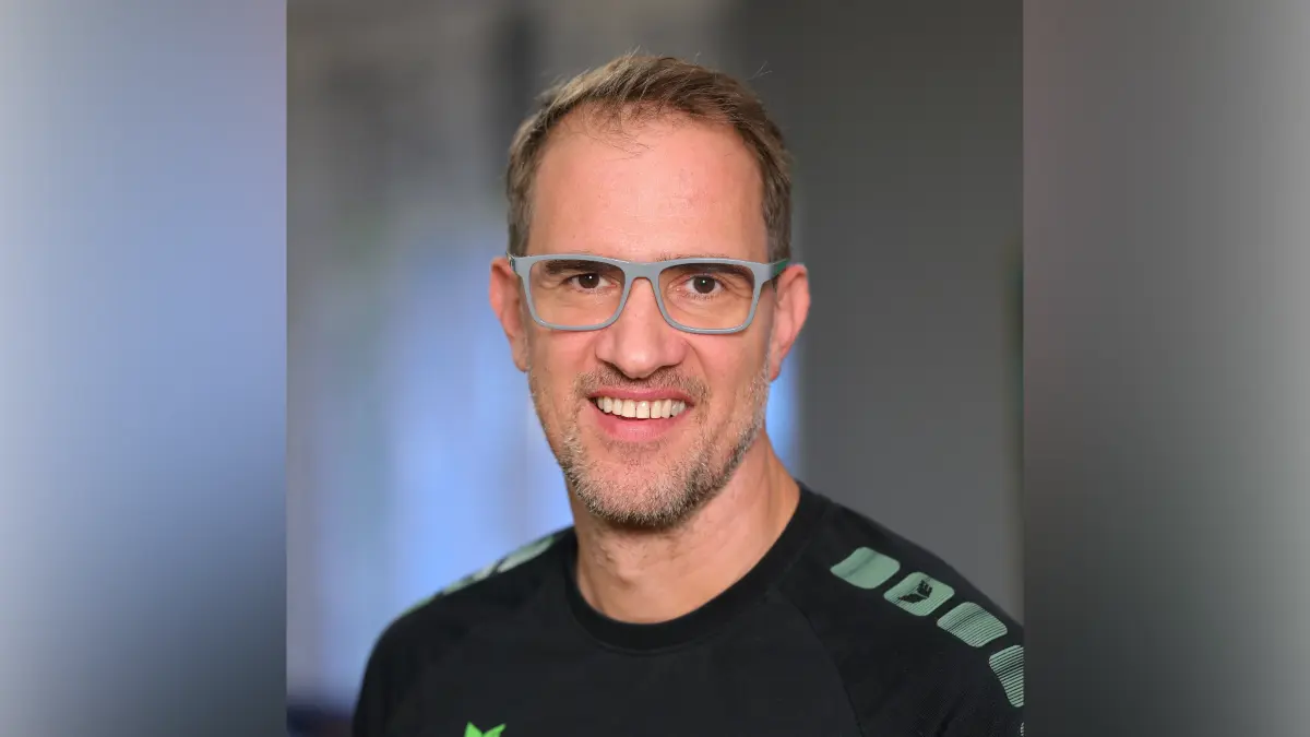 Jan Przybilski, Geschäftsführer der Vital Gesundheitsclub Betriebs GmbH, ist erneut zum Vorsitzenden des Gewerbevereins Senftenbergs gewählt worden. Der Verein hat große Pläne für 2027.