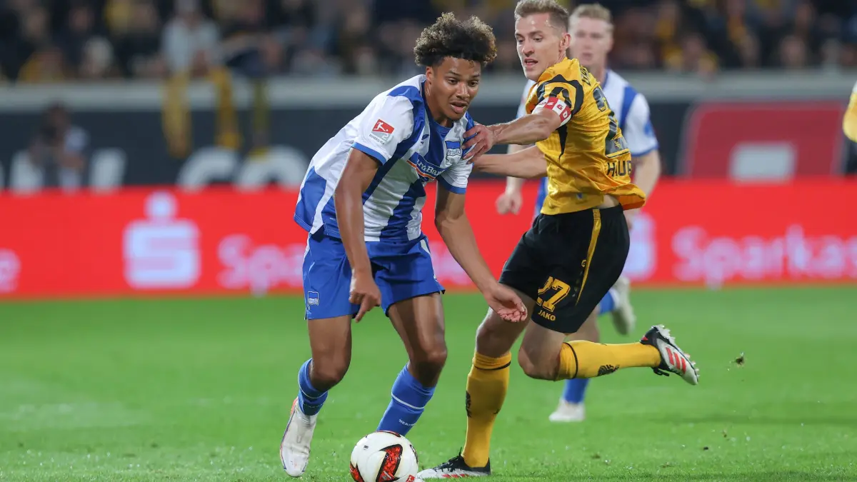 Fussball 2. Bundesliga, SG Dynamo Dresden - Hertha BSC Berlin: 19.09.2026, xtgx, Fussball 2. Bundesliga, SG Dynamo Dresden - Hertha BSC Berlin, v.l. Oluwaseun Adewumi Hertha, 19, Niklas Hauptmann Dresden, 27 Zweikampf, Duell, Kampf, tackle DFL/DFB REGULATIONS PROHIBIT ANY USE OF PHOTOGRAPHS as IMAGE SEQUENCES and/or QUASI-VIDEO Dresden *** September 19, 2026, xtgx, Soccer 2. Bundesliga, SG Dynamo Dresden vs. Hertha BSC Berlin, from left: Oluwaseun Adewumi Hertha, 19, Niklas Hauptmann Dresden, 27, tackle, duel, battle, DFL DFB REGULATIONS PROHIBIT ANY USE OF PHOTOGRAPHS AS IMAGE SEQUENCES AND/OR QUASI-VIDEO, Dresden