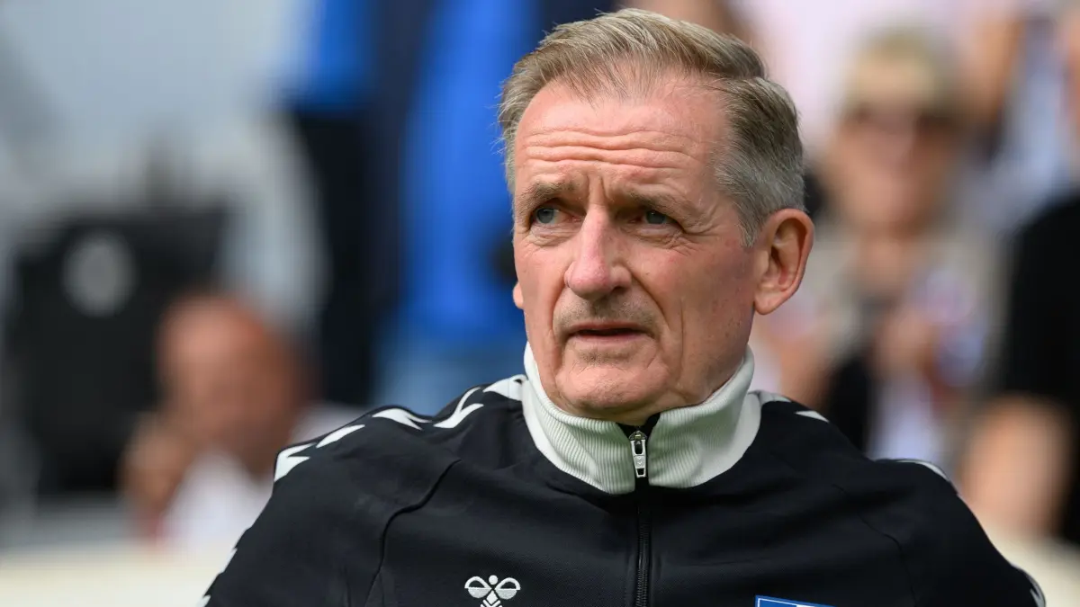 1. FC Magdeburg - 1. FC Kaiserslautern: Fußball, Männer: 2. Bundesliga, 1. FC Magdeburg - 1. FC Kaiserslautern, 5. Spieltag, Avnet Arena. Trainer Petrik Sander (1. FC Magdeburg) im Stadion. (zu dpa: ««Ein paar freie Tage verdient»: Magdeburg vor Mammut-Pause»)