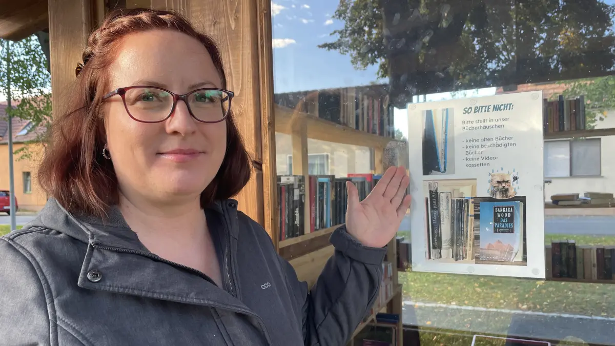 Antje Wieser betreut das Bücherhäuschen in Frankena. Dabei muss sie sich auch um unschöne Dinge kümmern.