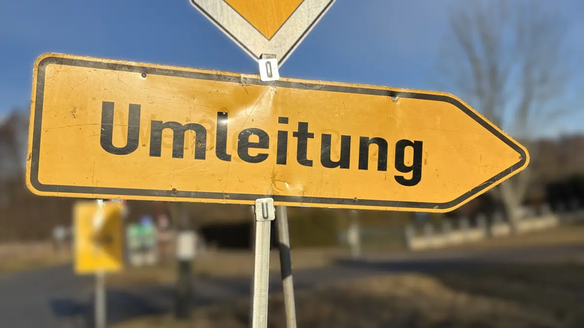 Ab 28. September 2026 ist die Ortsdurchfahrt von Niemtsch dicht. Bauarbeiten an der Kreisstraße sind der Grund für die Vollsperrung und eine damit verbundene Umleitung. (Symbolbild)