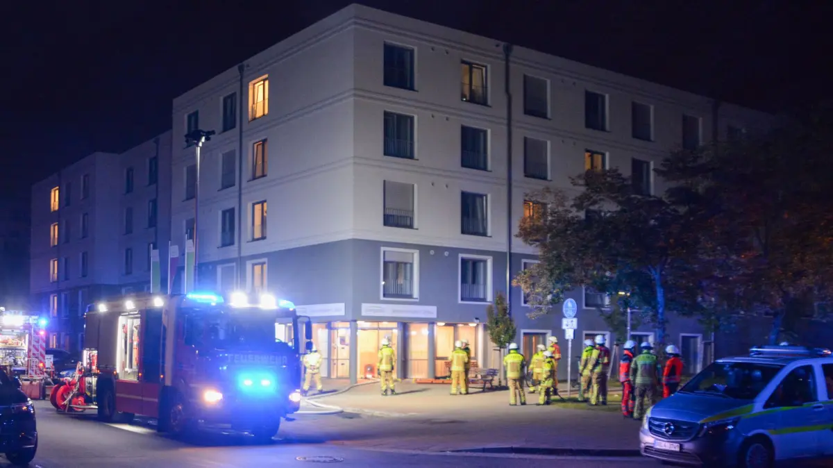 Erneut ist die Feuerwehr zu einem Einsatz in der Seniorenresidenz an der Schweriner Straße in Cottbus ausgerückt. Diesmal brannte es in einem Lagerraum.