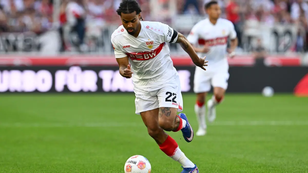 Lorenz Assignon: ARCHIV - 26.04.2026, Baden-Württemberg, Stuttgart: Fußball, Männer: Bundesliga, VfB Stuttgart - Werder Bremen, 31. Spieltag, MHPArena. Lorenz Assignon (VfB Stuttgart). (zu dpa: «VfB Stuttgart gewinnt Test gegen Heidenheim») Foto: Bernd Weißbrod/dpa +++ dpa-Bildfunk +++