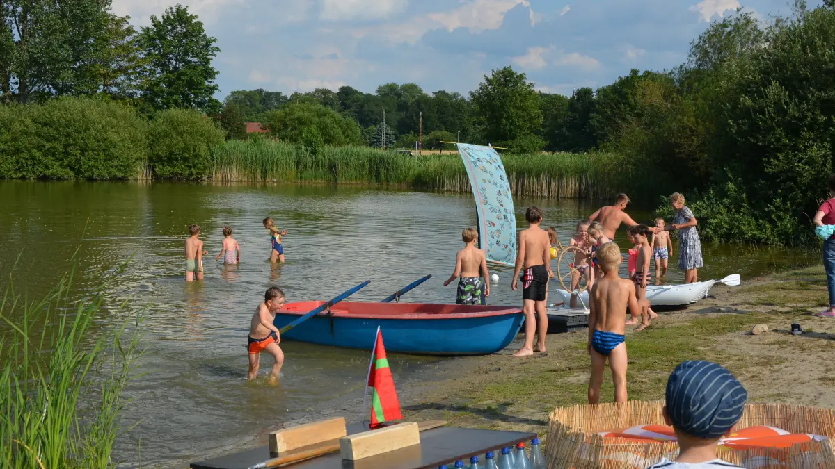 Der Dorfteich in Graustein ist im Sommer auch eine Oase der Badelustigen. Bürger des Ortes legen hier auch Hand an, damit das Kleinod erhalten wird. Die Sorge um die stehenden Gewässer in den dörflichen Ortsteilen aber wird größer.