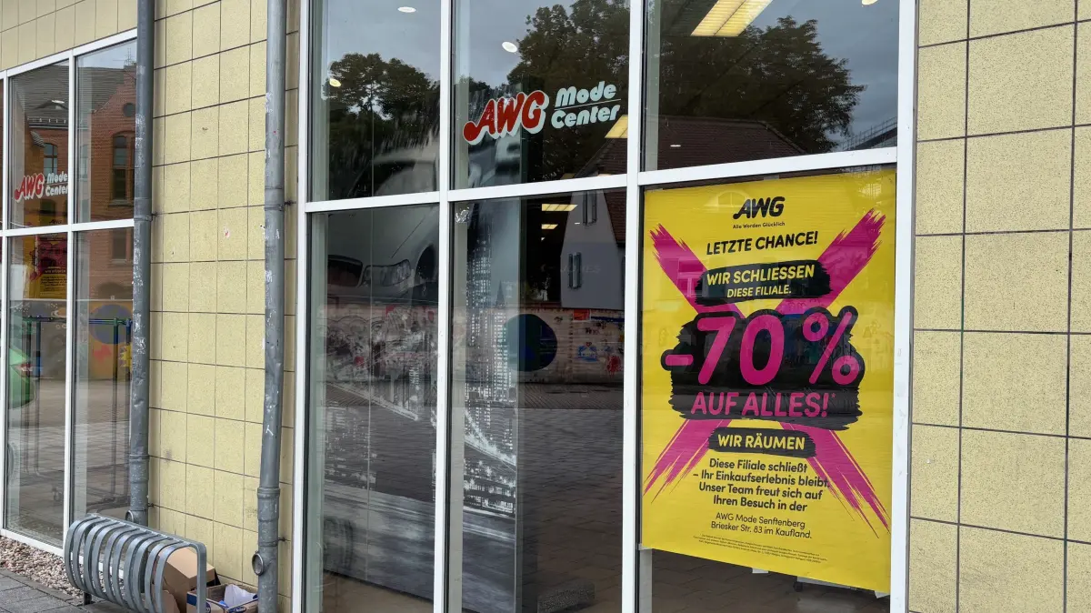 Eine der beiden AWG-Filialen in Senftenberg wird bald schließen. Die Modecenter-Kette äußert sich jetzt zum Anlass.