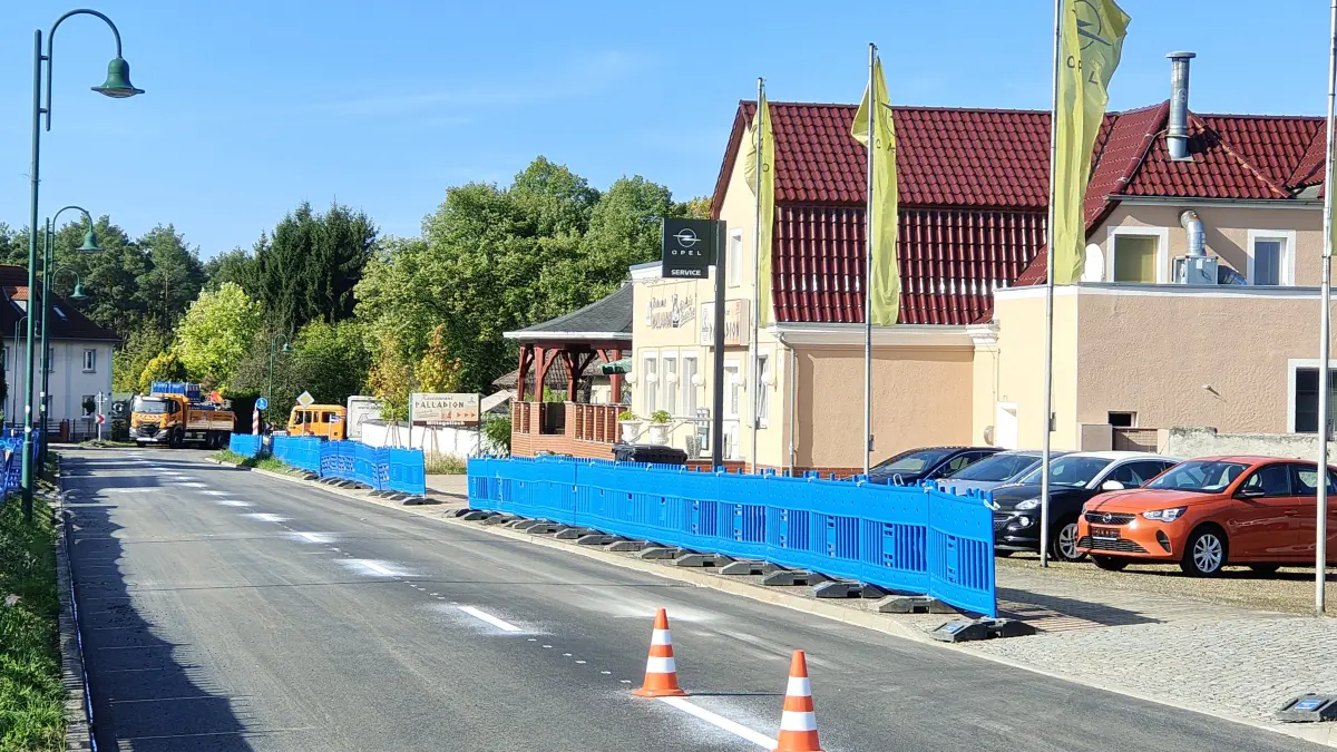 Die Bauarbeiten an der B 96 in Lauta sind fast beendet.