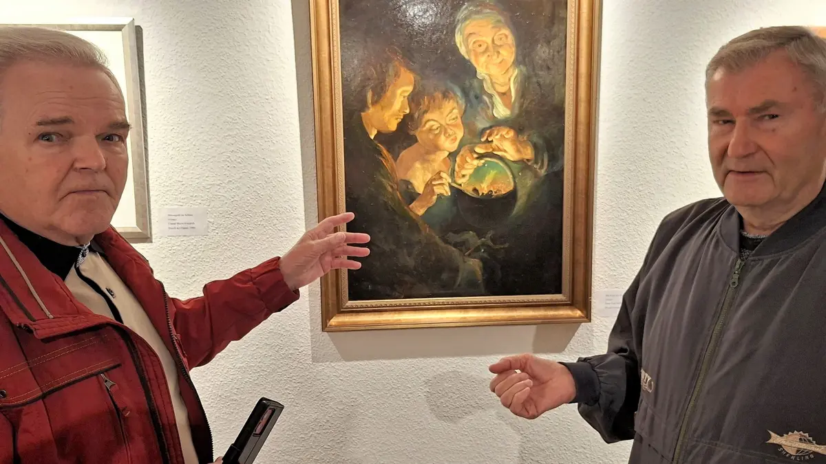 Der Kunstmaler Günter Hartung mit Joachim Prinz vor einem nachgemalten Rubens-Bild. Weitere bekannte Gemälde sind im Weißgerbermuseum Doberlug-Kirchhain zu sehen.