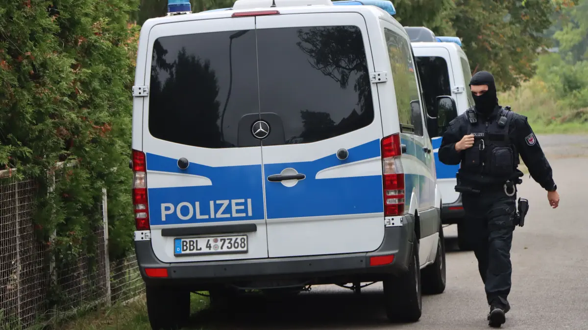 In Schwarzheide-Ost läuft ein größerer Polizeieinsatz in der Nähe des BASF-Geländes.