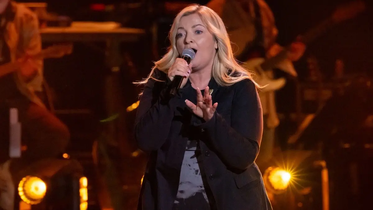 Sängerin Kati Karney bei ihrem Auftritt bei The Voice of Germany.