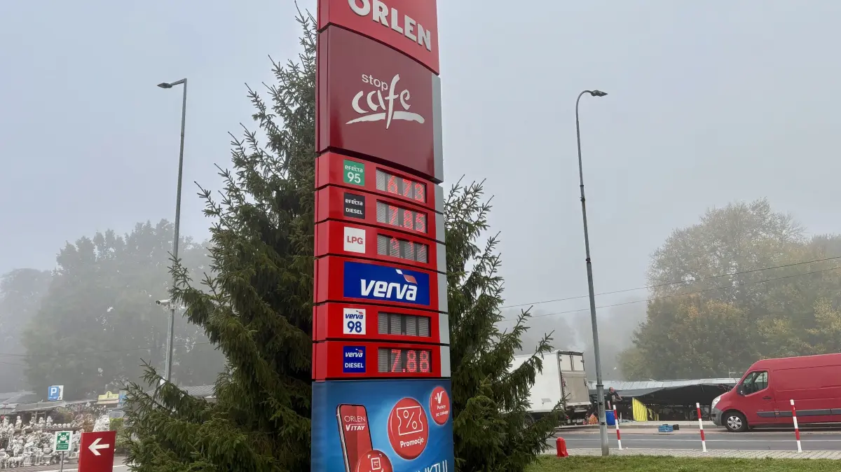 Die Preistafel bei der Orlen-Tankstelle in Łeknica. Geht im Landesinneren der Sprit vielleicht sogar noch einige Cent nach unten?