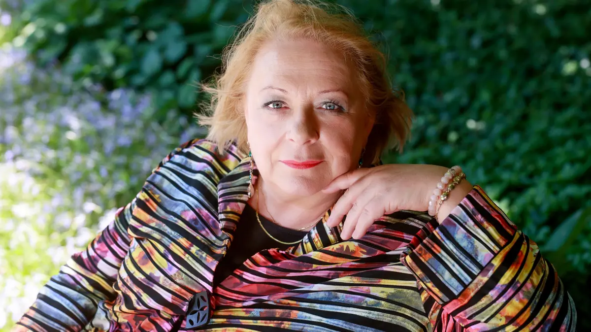Martina Eitner-Acheampong hat bereits in zahlreichen Serien und Filmen mitgespielt. Seit 2025 spielt sie auch in der ARD-Telenovela "Rote Rosen" die Rolle der Gisela Böttcher