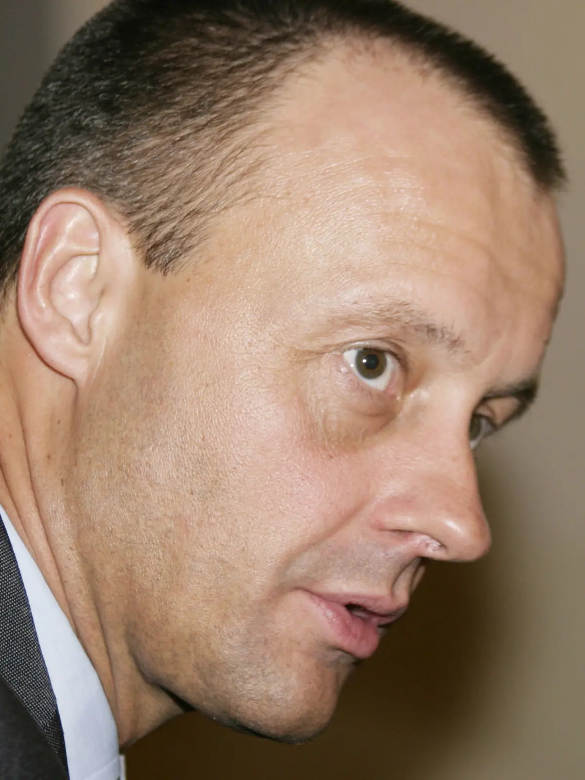 Friedrich Merz im Jahr 2004 bei einem Vortrag von Fritz Bolkestein, Mitglied der Europäischen Kommission, zuständig für Binnenmarkt, Steuern und Zollunion an der Humboldt Universität zu Berlin