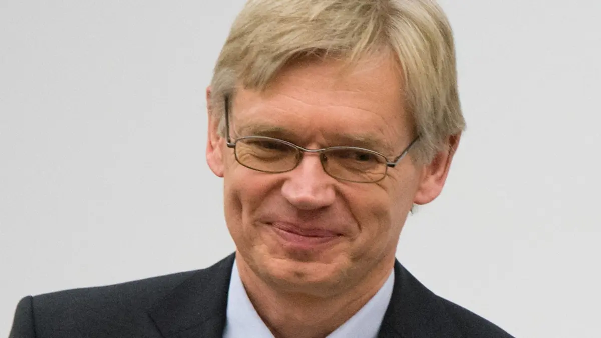 Peter Hegemann: Der Professor für Biophysik an der Humboldt-Uni Berlin, Peter Hegemann, freut sich in Berlin über seine Auszeichnung mit dem Gottfried-Wilhelm-Leibniz-Preis. Der Nobelpreis für Medizin geht in diesem Jahr an die beiden Deutschen Peter Hegemann und Georg Nagel sowie den US-Forscher Deisseroth. (zu dpa: «Nobelpreis-Träger: Gezweifelt wegen fehlender Unterstützung»)