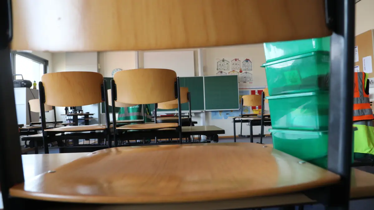 Brandenburg hat ein Mangel an Lehrer. Wie ein Programm gegen fehlende Lehrkräfte insbesondere im ländlichen Raum helfen soll und bereits die ersten Erfolge erzielt. (Symbolbild)