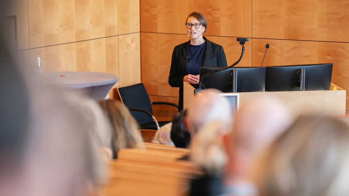 Mit Forschungserfahrung aus den USA baut Prof. Cornelia Henschke an der Medizinischen Universität Lausitz - Carl Thiem (MUL–CT) jetzt Versorgungsmodelle auf, die als Vorbild für ganz Deutschland dienen sollen.