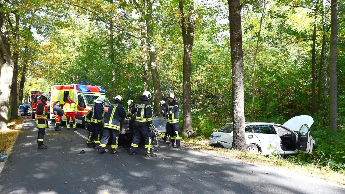 Auf der B156 hat sich am Abzweig Friedrichshain/Klein Düben ein Unfall ereignet. Die Straße zwischen Spremberg und Döbern ist dicht.