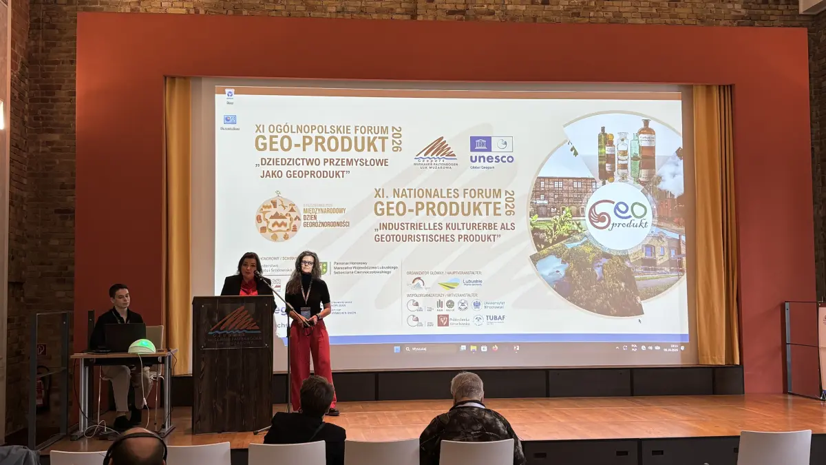 Beim 11. Geoprodukt-Forum geht es zum ersten Mal um den Muskauer Faltenbogen und seine Geschichte. Im Fürst-Pückler-Schloss fand ein Teil des Forums statt. Hier wurde auch eine APP vorgestellt, die die Region und seine Entstehungsgeschichte bald erlebbar machen soll.