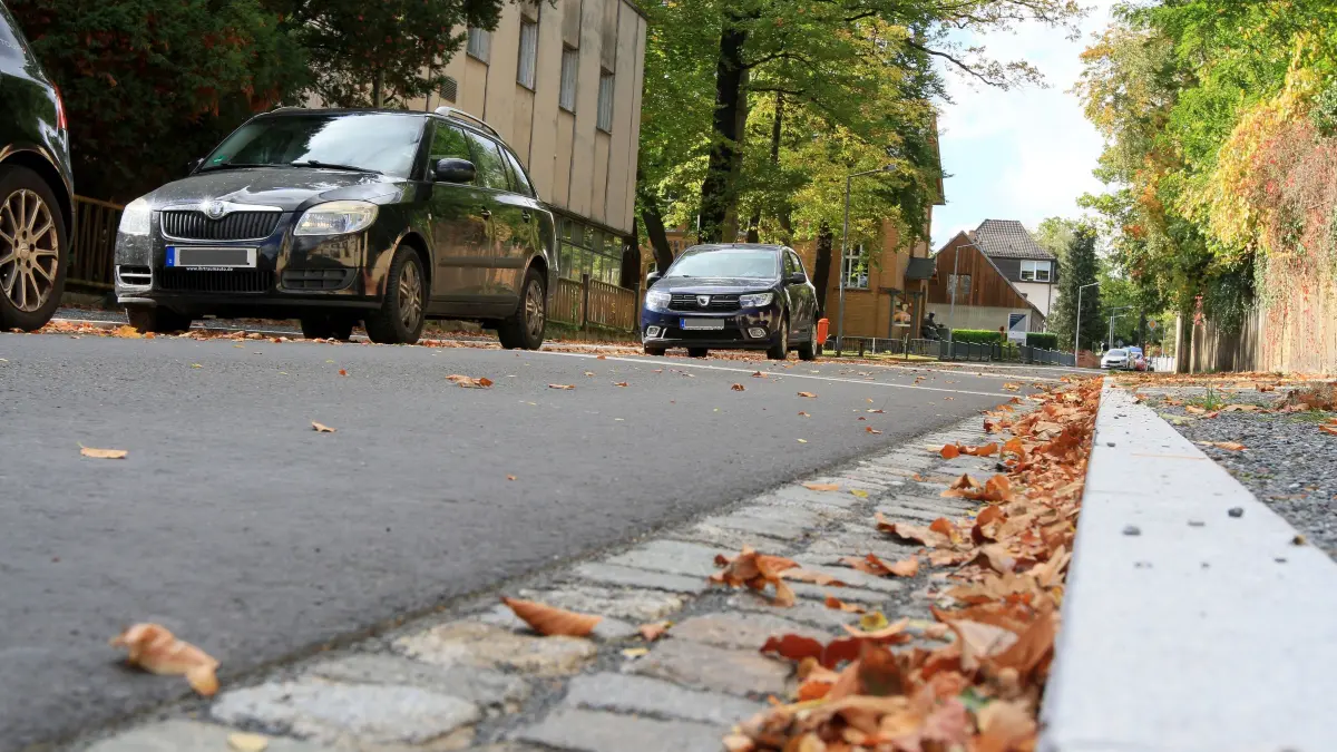 Loewendahlstrasse: Foto: Mirko Sattler; Die Freifrau von Löwendahlstrasse nach der Sanierung im Sommer 2026 am 11.10.2026