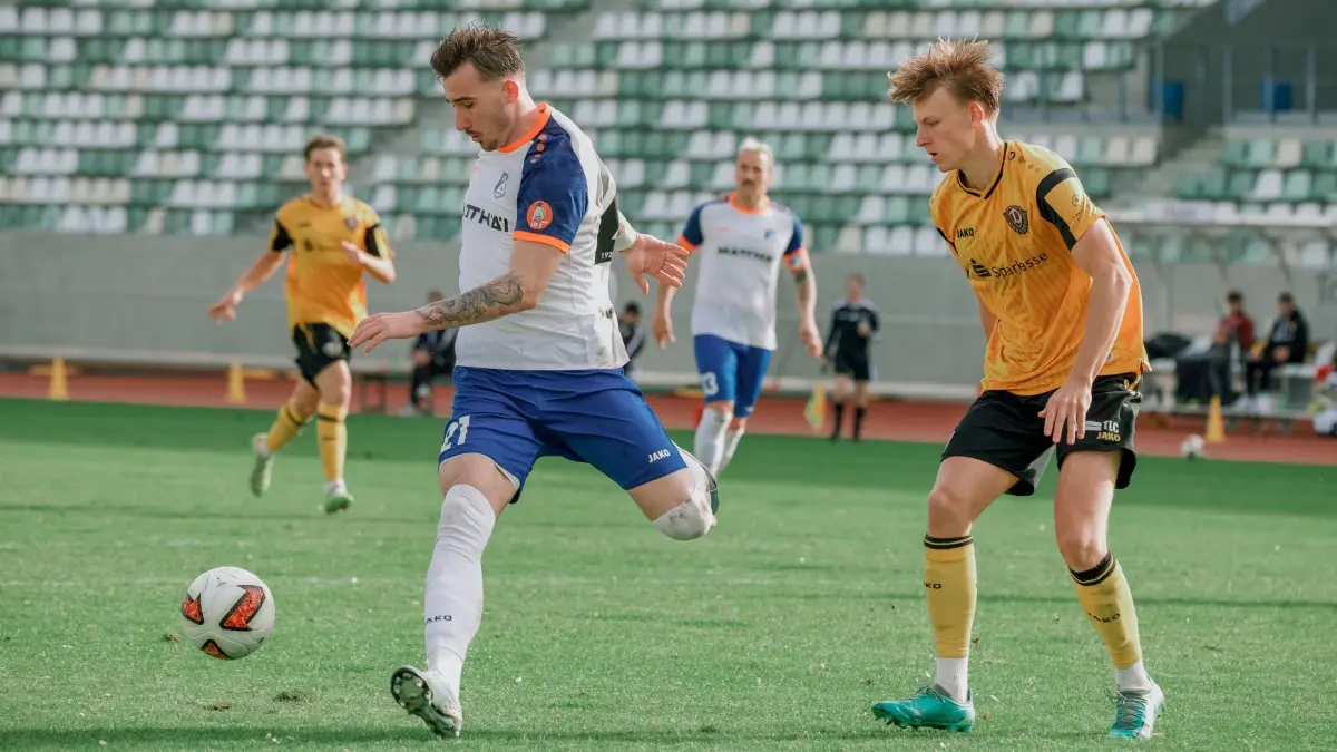 Yevhen Leshchynskyi gab beim VfB Krieschow sein Debüt in der NOFV-Oberliga Süd. Beim 2:2 bei Dynamo Dresden war er sofort an einem Treffer beteiligt.