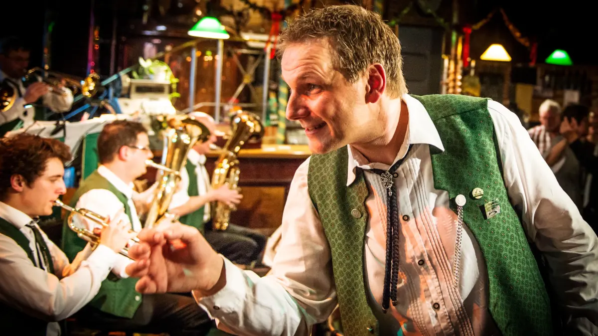 Andreas Bergener ist mit seinen Schlossbergmusikanten aus Sonnewalde seit vierzig Jahren zur Freude von Musikliebhabern aktiv.