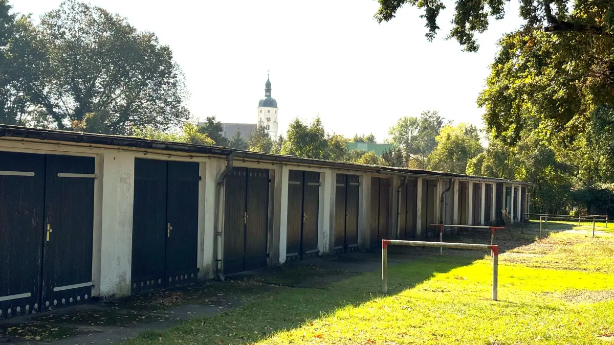 Garagenkomplex Am Kleinen Hain in Lübben: Aus den Pachtverträgen für die städtischen Garagen werden Mietverträge.