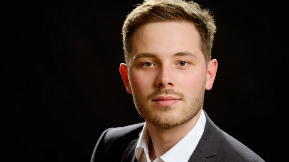 Jacon Ross, Senior Research Fellow der Deutschen Gesellschaft für Auswärtige Politik mit Fokus auf französische Außen- und Sicherheitspolitik und die deutsch-französischen Beziehungen.