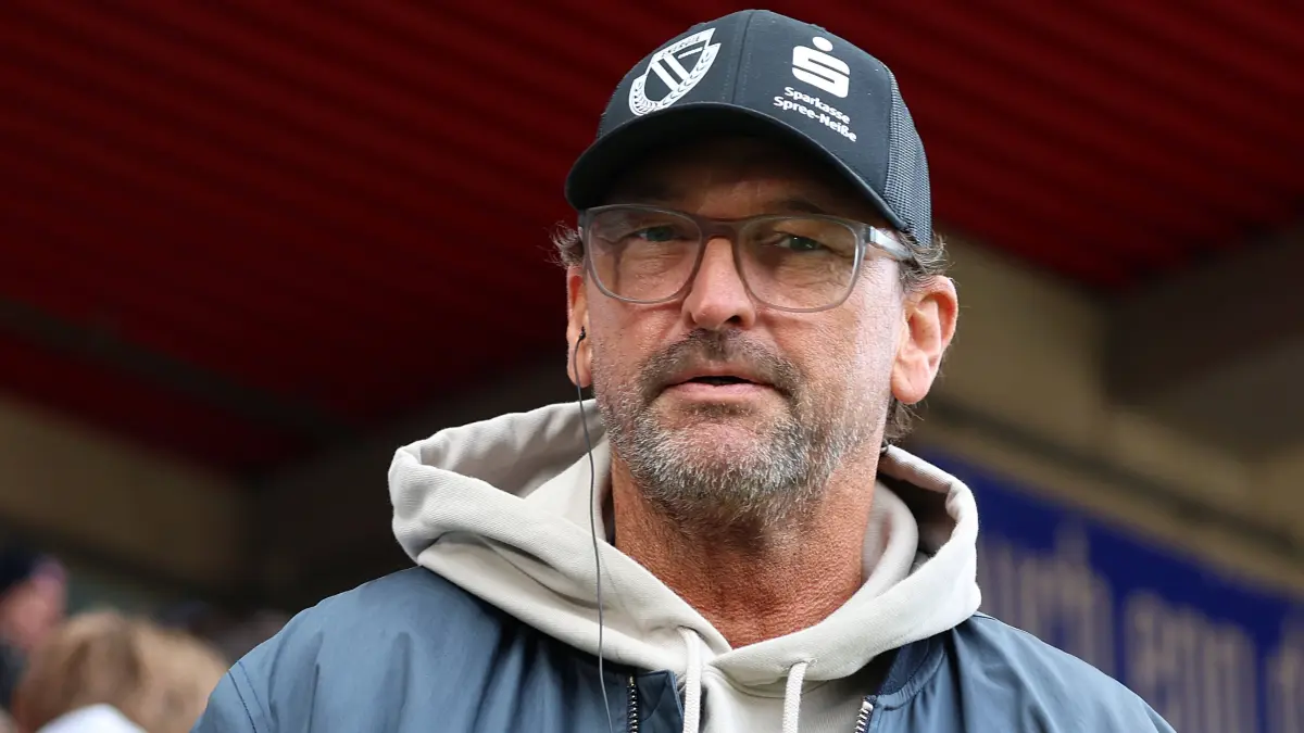 Fussball 2.Bundesliga, 1.FC Heidenheim - Energie Cottbus: 24.10.2026, xrekx, Fussball 2.Bundesliga, 1.FC Heidenheim - Energie Cottbus v.l. Claus-Dieter Wollitz Trainer Energie Cottbus bei SKY DFL/DFB REGULATIONS PROHIBIT ANY USE OF PHOTOGRAPHS as IMAGE SEQUENCES and/or QUASI-VIDEO Heidenheim *** October 24, 2026, xrekx, Soccer 2. Bundesliga, 1 FC Heidenheim vs. Energie Cottbus Claus Dieter Wollitz, Energie Cottbus coach, on SKY. DFL and DFB regulations prohibit any use of photographs as image sequences and/or quasi-video. Heidenheim