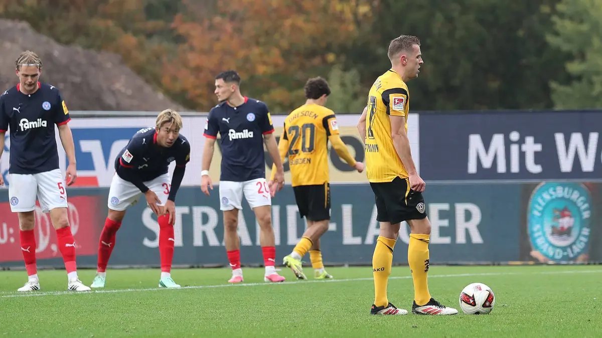 Niklas Hauptman (Dynamo Dresden) verschiesst den Elfmeter Fussball, Herren, Saison 2026 2027, 2.BL, Holstein Stadion, Ho: Niklas Hauptman Dynamo Dresden verschiesst den Elfmeter Fussball, Herren, Saison 2026 2027, 2.BL, Holstein Stadion, Holstein Kiel gegen Dynamo Dresden, 3-0 DFL REGULATIONS PROHIBIT ANY USE OF PHOTOGRAPHS AS IMAGE SEQUENCES AND/OR QUASI-VIDEO. *** Niklas Hauptman of Dynamo Dresden misses the penalty kick Soccer, Men s, 20262027 Season, 2. Bundesliga, Holstein Stadium, Holstein Kiel vs. Dynamo Dresden, 30. DFL regulations prohibit any use of photographs as image sequences and/or quasi-video.