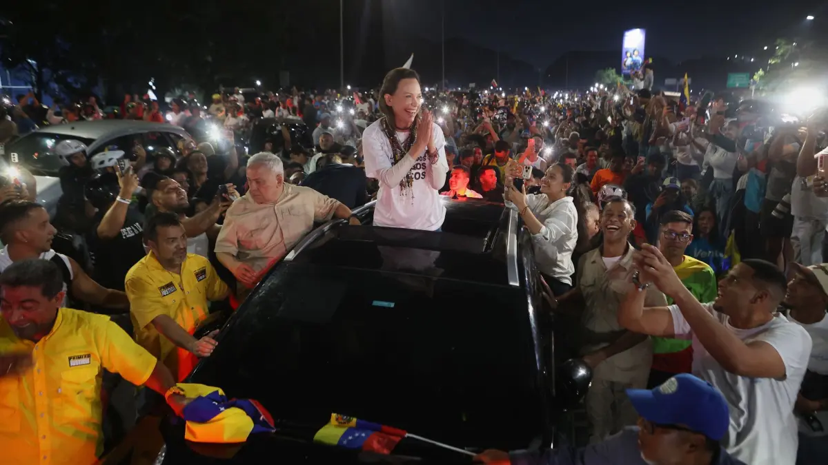 Rückkehr von Machado in Venezuela: Die venezolanische Oppositionsführerin und Friedensnobelpreisträgerin Maria Corina Machado trifft in Caracas ein, nachdem sie nach monatelanger Abwesenheit ins Land zurückgekehrt ist. (zu dpa: «Jubelnde Anhänger empfangen Machado in Venezuelas Hauptstadt»)